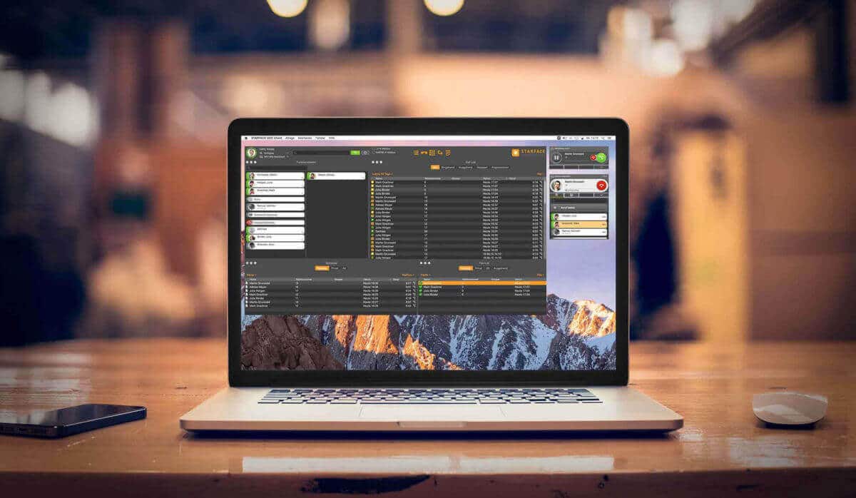Laptop mit Oberfläche von STARFACE Telefonanlagen.