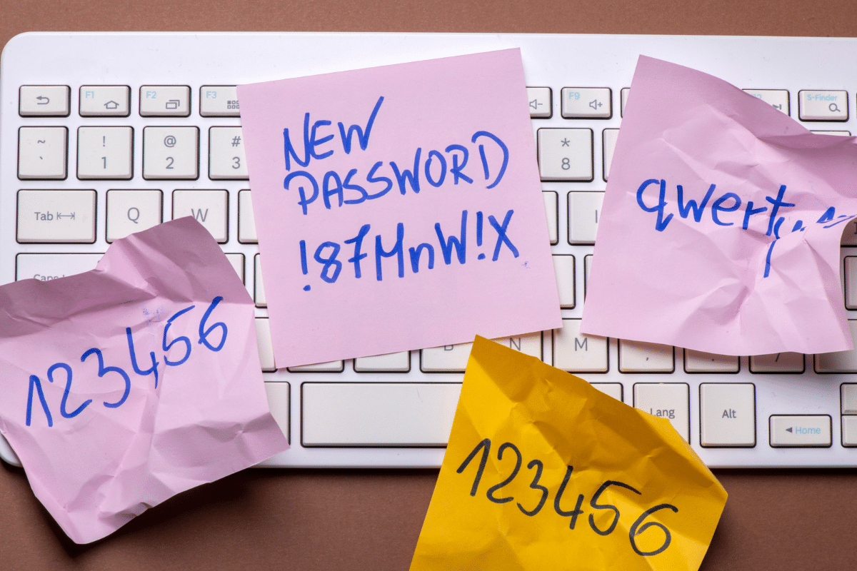 Sichere Passwörter können Push-Bombing verhindern auf Zettel.